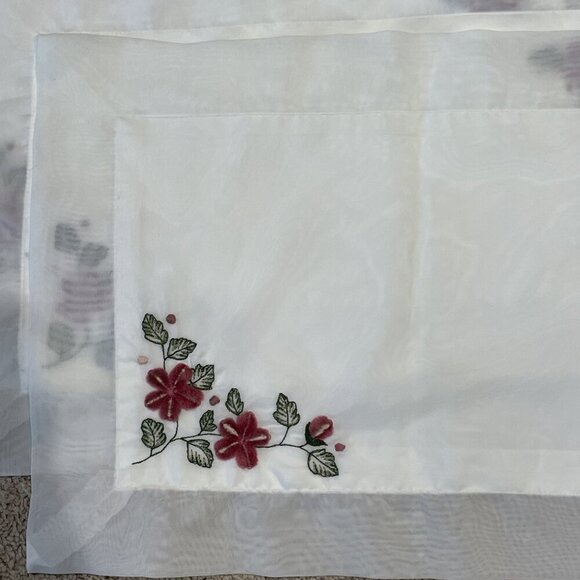 Vintage Embroidered Floral Placemats Sheer White w/ Pink Tufted Roses Set of 4 - Picture 2 of 11